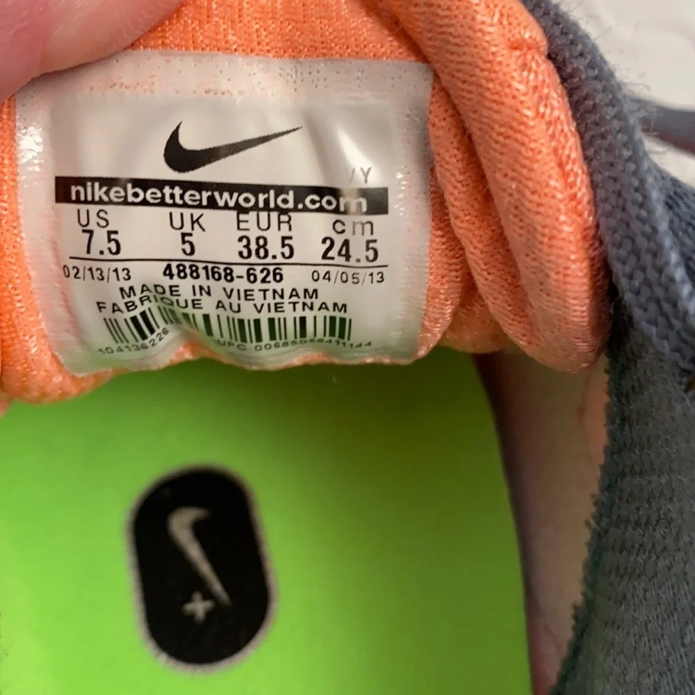 Nike Air Dictate 2 melon running sneakers 7.5